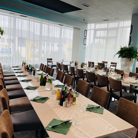 Steelhouse Hotel Trinec Exteriör bild