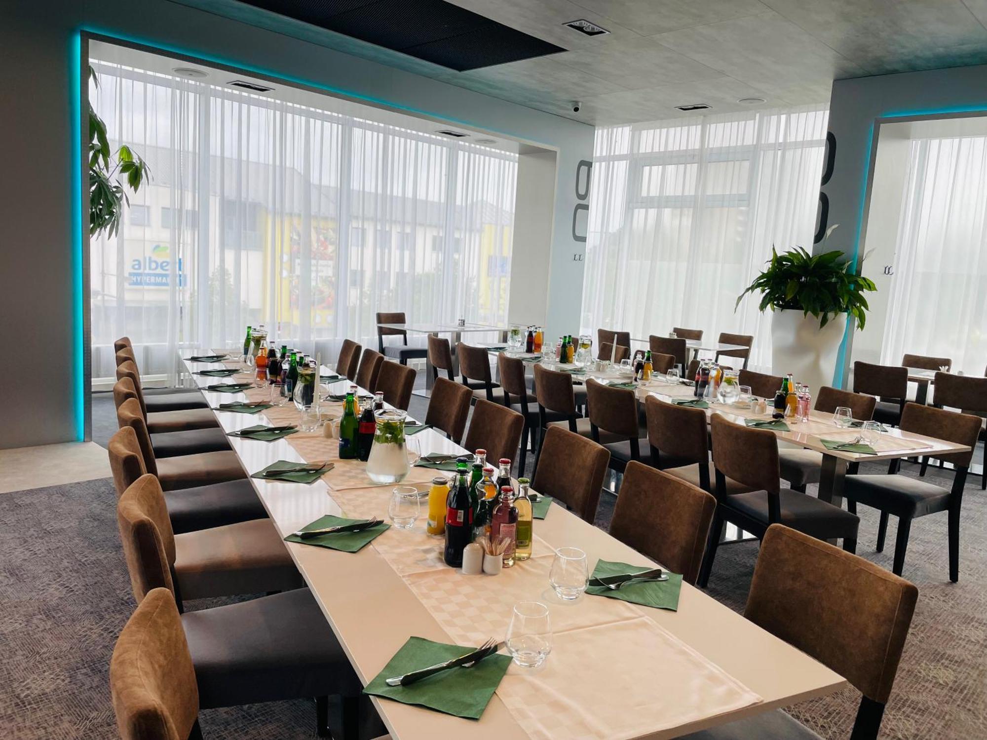 Steelhouse Hotel Trinec Exteriör bild