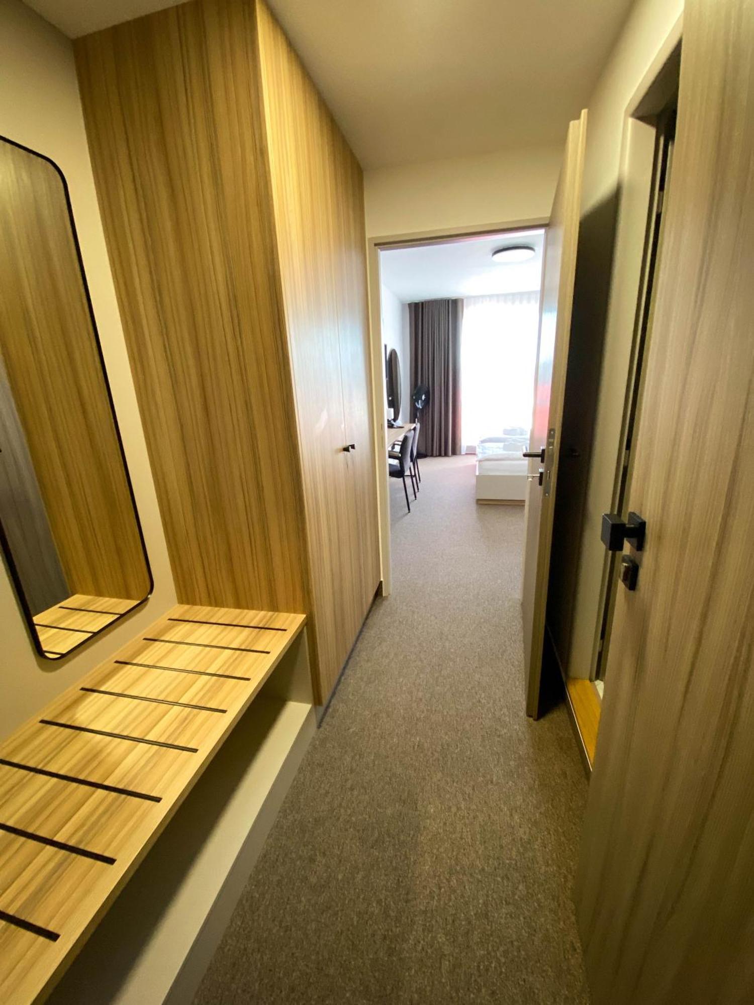Steelhouse Hotel Trinec Exteriör bild