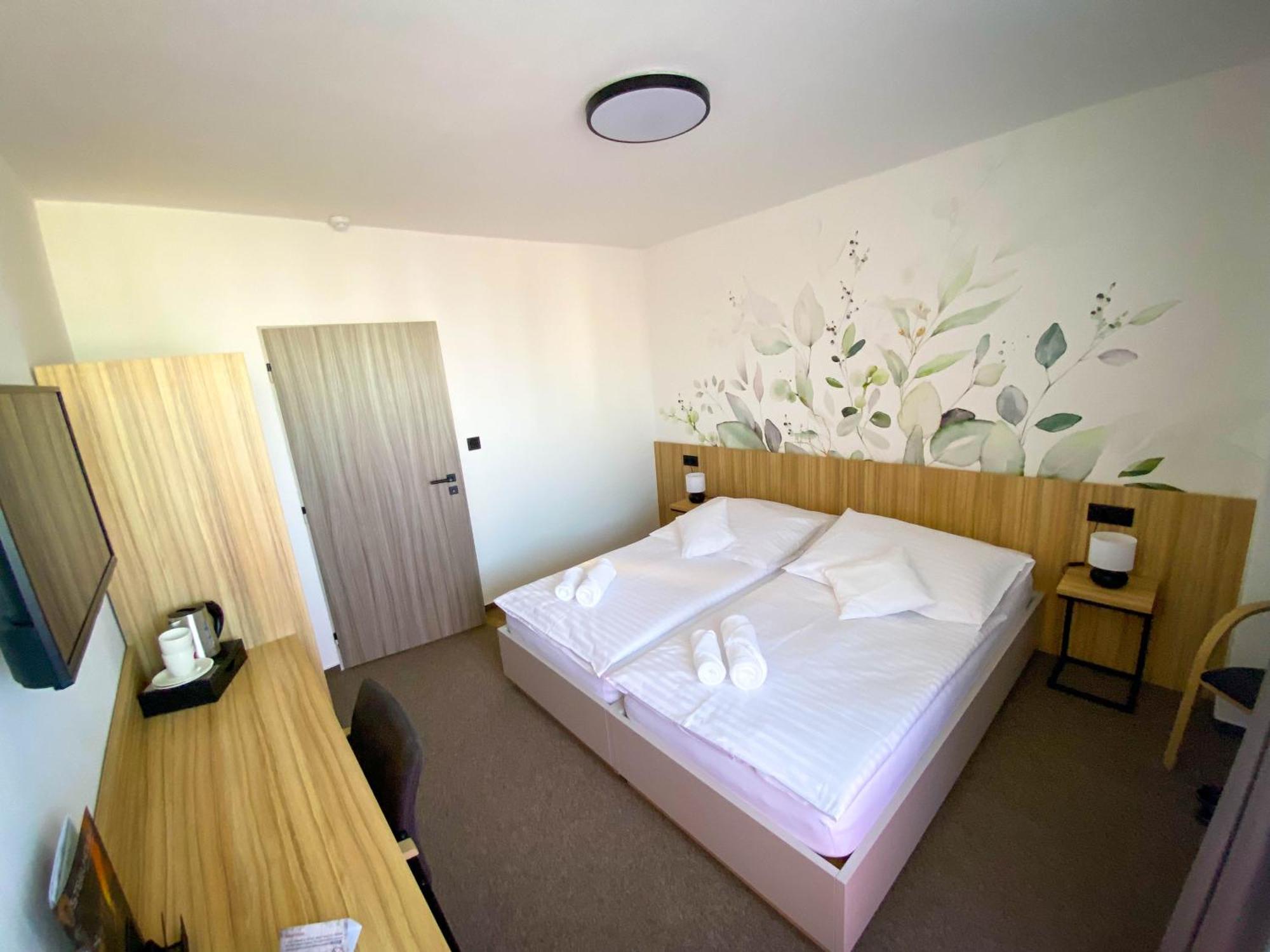 Steelhouse Hotel Trinec Exteriör bild