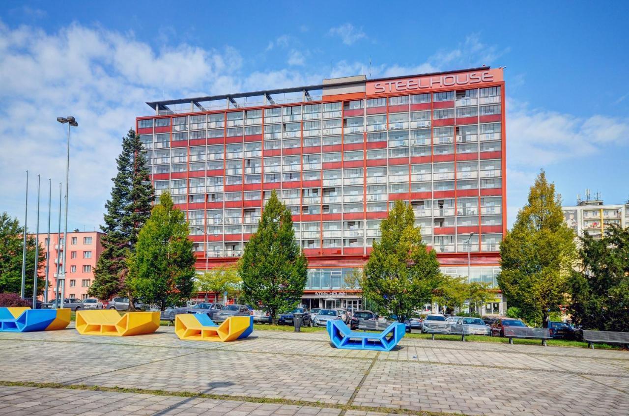 Steelhouse Hotel Trinec Exteriör bild